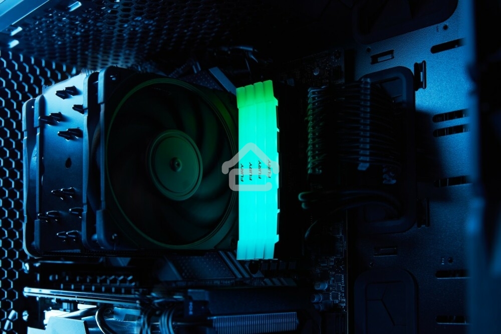 Оперативная память Kingston Fury Renegade, DDR4, 32Gb (4x8GB), 3200MHz, CL16, DIMM, с радиаторами, RGB, серебристый/черный