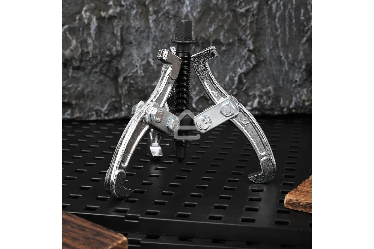 Съемник подшипников трехзахватный Deli DL-S4 100мм(рабочий ход болта), внешний диаметр 20-100мм, внутренний диаметр 40-90мм, сталь 45#