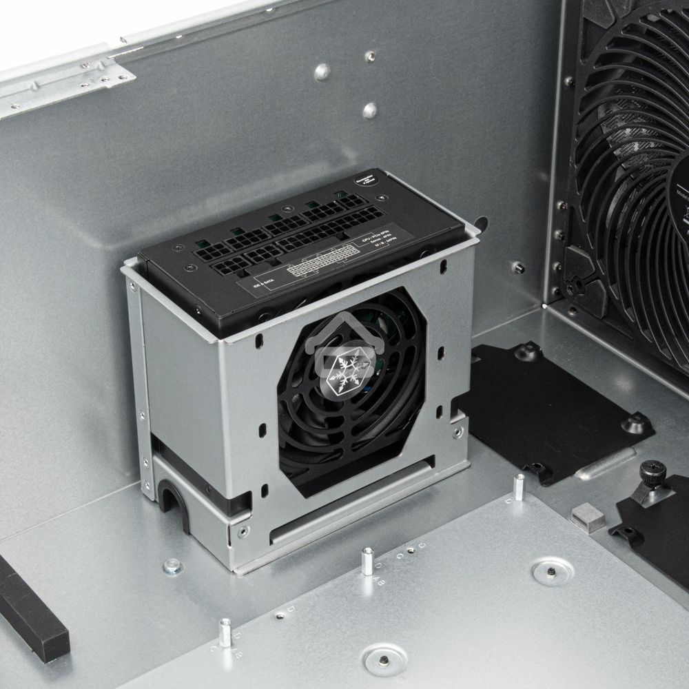 Компьютерный корпус Silverstone SST-RM51