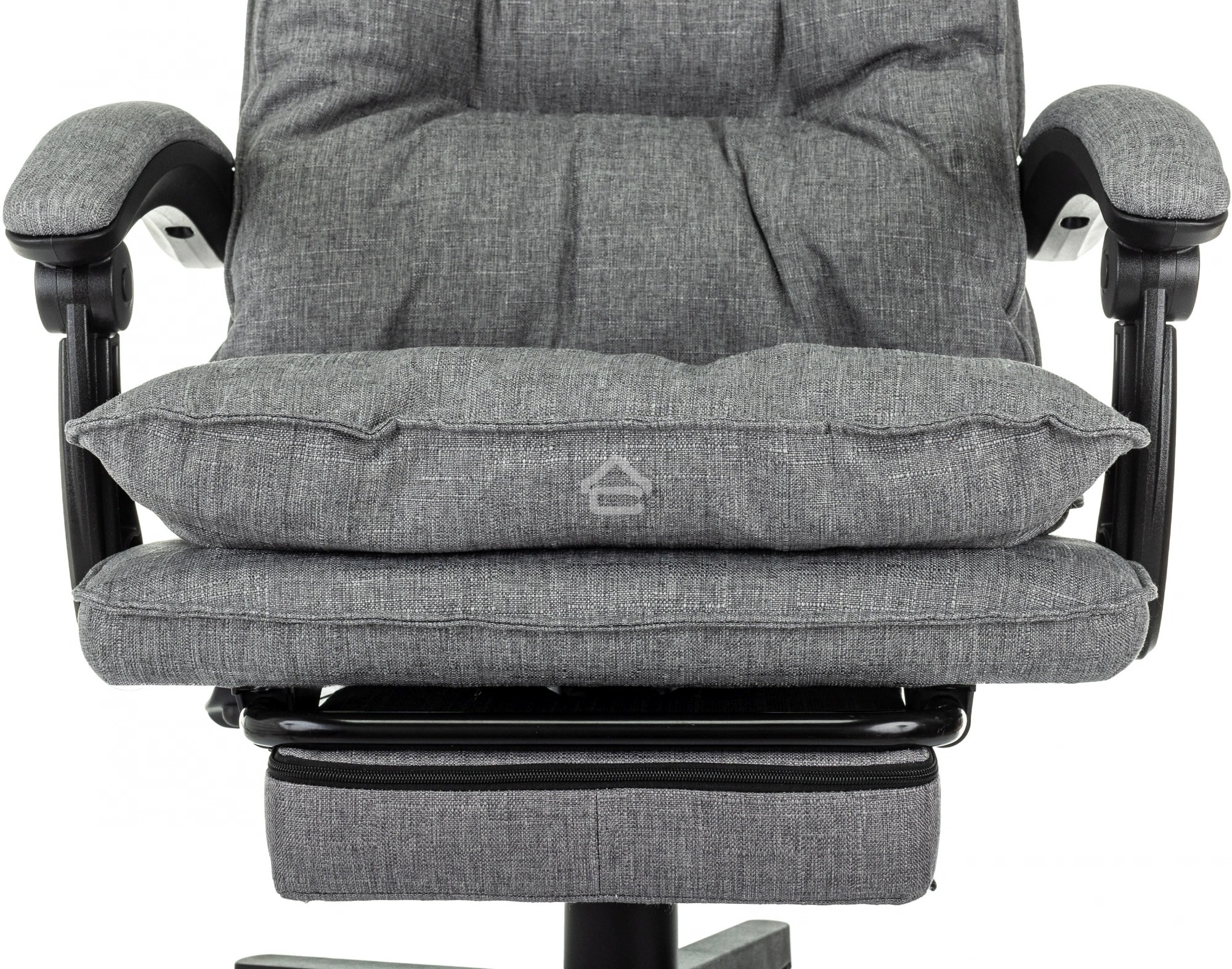 Кресло руководителя Бюрократ CH-820MSG-F светло-серый 38-404 крестов. пластик подст.для ног