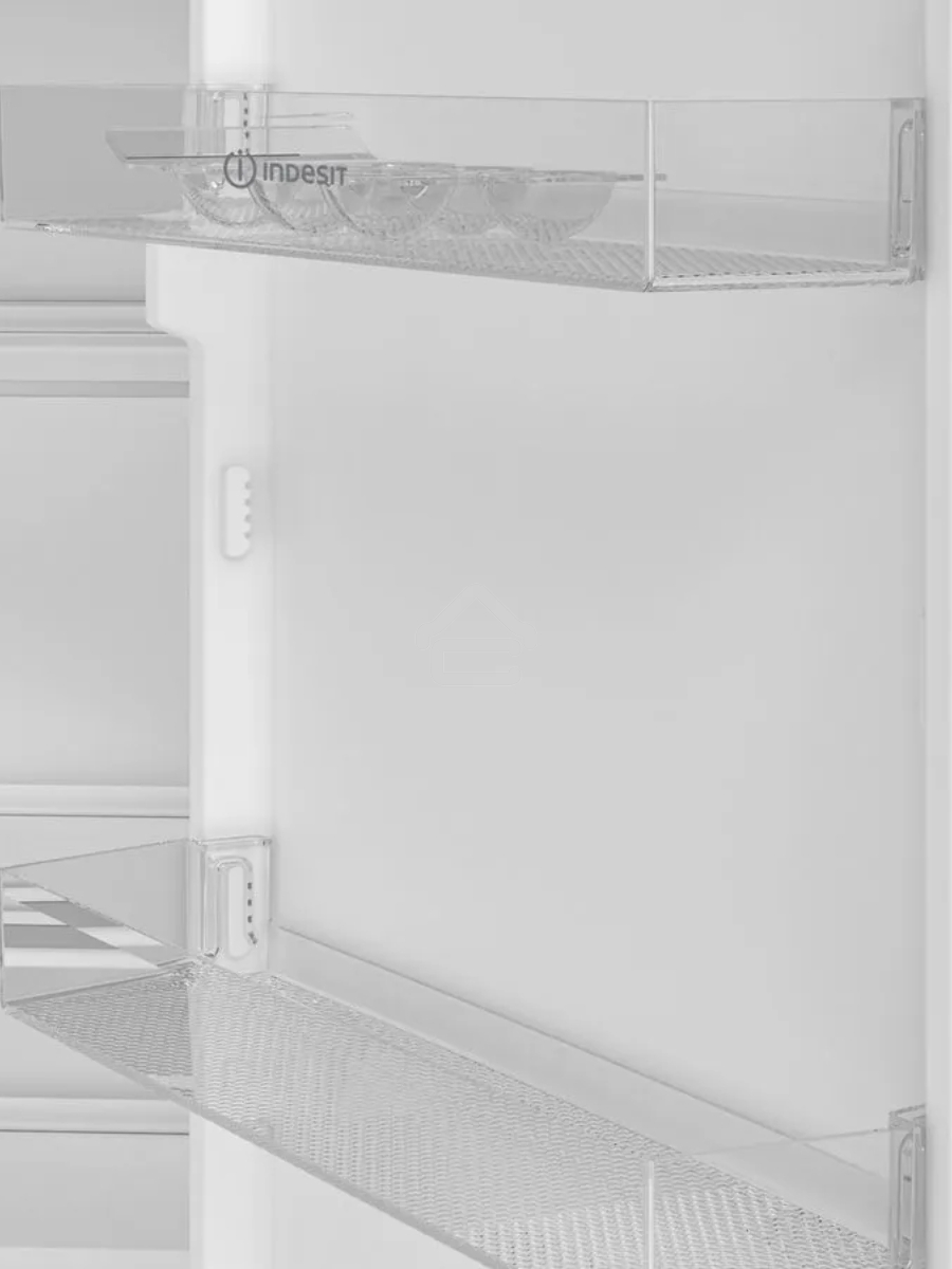 Встраиваемый холодильник Indesit IBH 18 белый двухкамерный 193/ 69л морозилка снизу