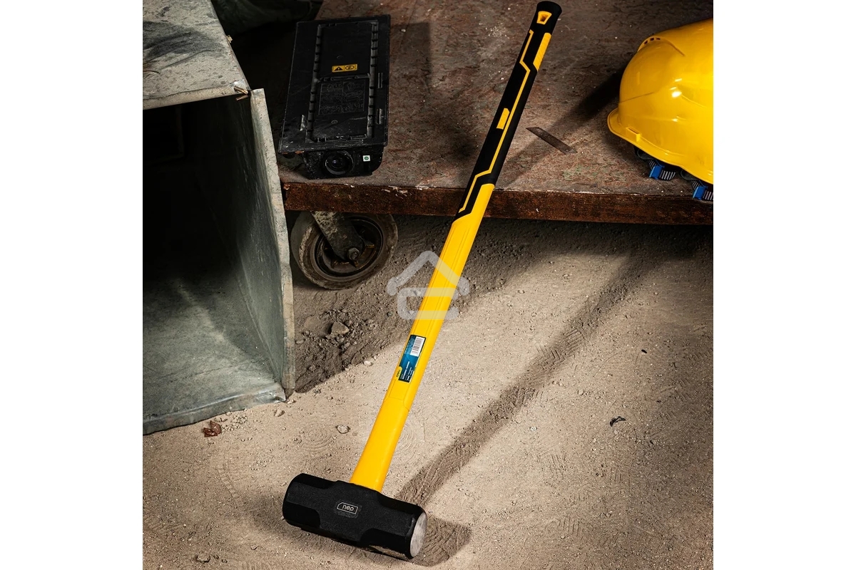 Кувалда Deli DL6914 5400гр Рукоятка из высокопрочного стекловолокна