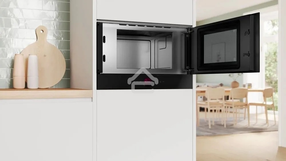 Микроволновая печь встраиваемая Bosch BFR9221B1 черный, 21 л, 900 Вт, переключатели - поворотный механизм/сенсор