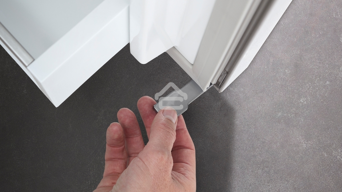 Холодильник Liebherr Re 1400-20 001 белый однокамерный 125л, капельная система