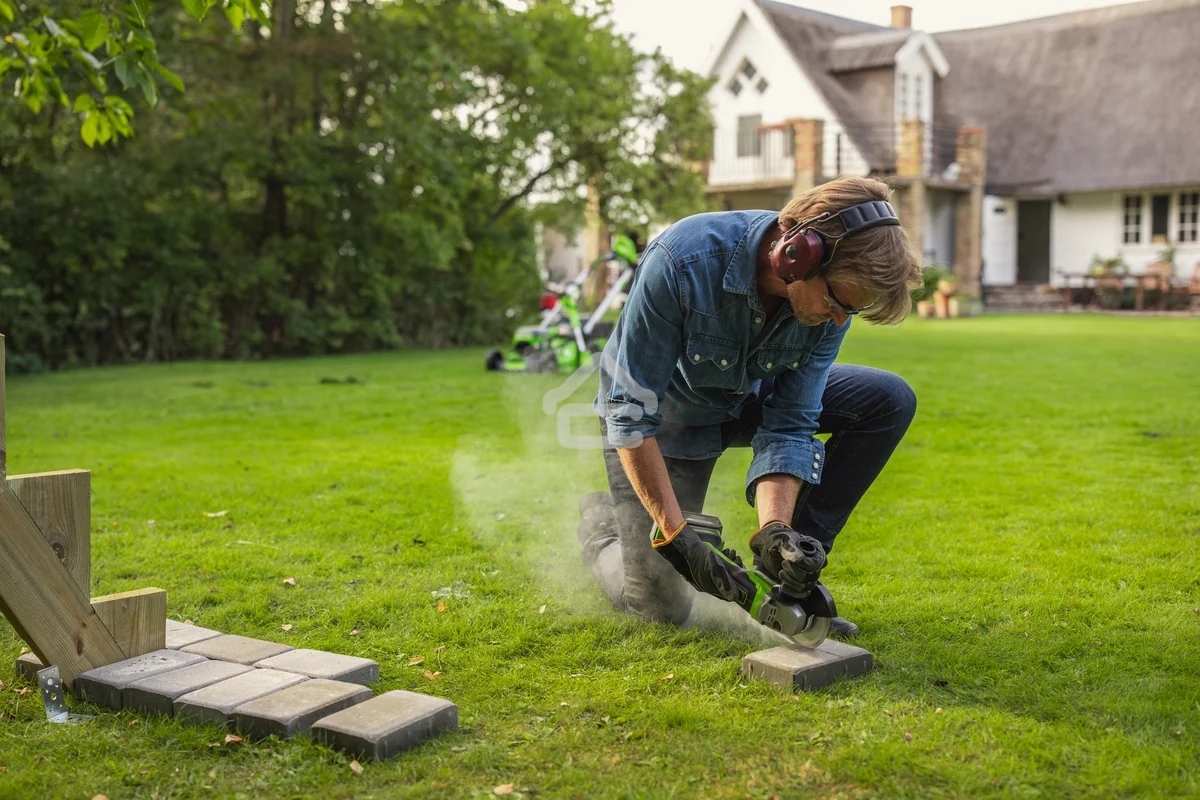 Угловая шлифовальная машина Greenworks 24В, аккумуляторная Greenworks (В комплекте с АКБ 2А·ч. и ЗУ) 3200207UA