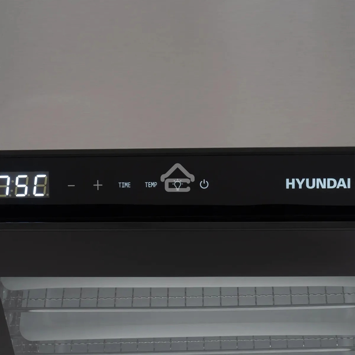 Сушка для фруктов и овощей Hyundai HYFD-8801 14под. 600Вт серебристый