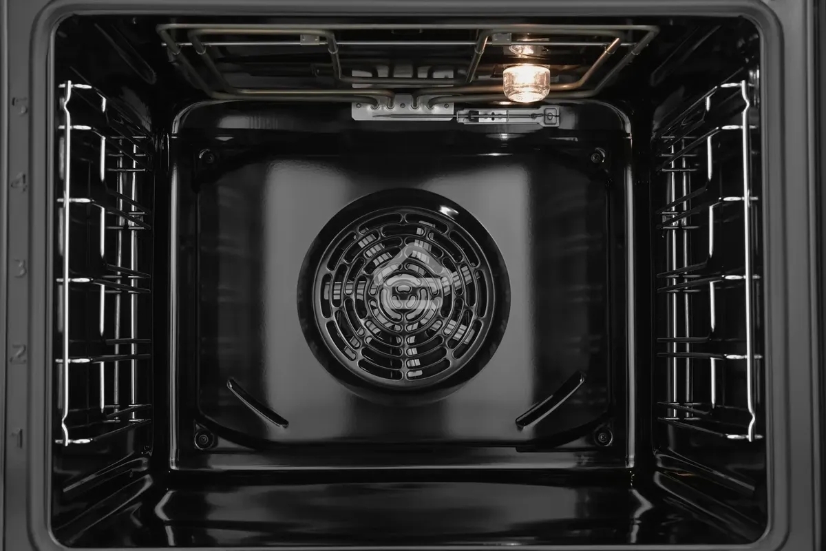 Духовой шкаф электрический Indesit IFE 3644 J BL черный