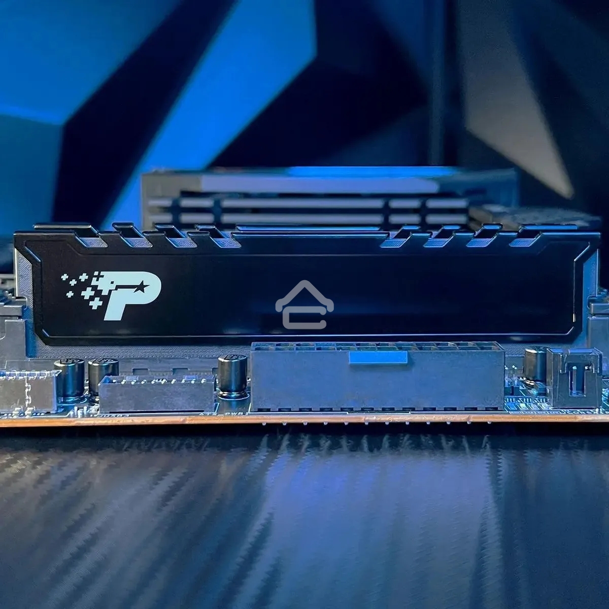 Оперативная память Patriot Signature Premium, DDR5, 16Gb (1x16 GB), 5600 MHz, CL46, DIMM, радиатор, черный