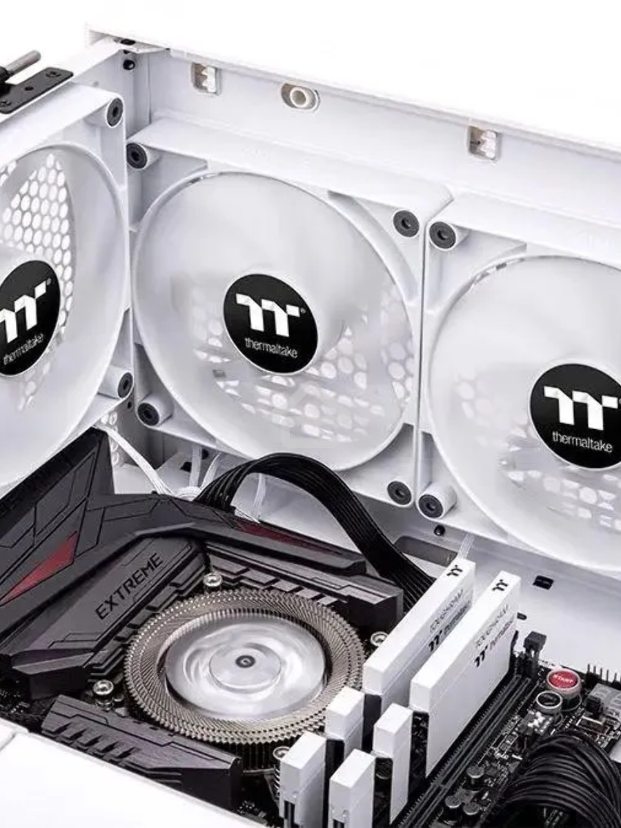 Комплект вентиляторов для корпуса Thermaltake CT120 (2 шт.) белый, 120 мм, 2000 об/мин, 25.8 дБ, 4 pin
