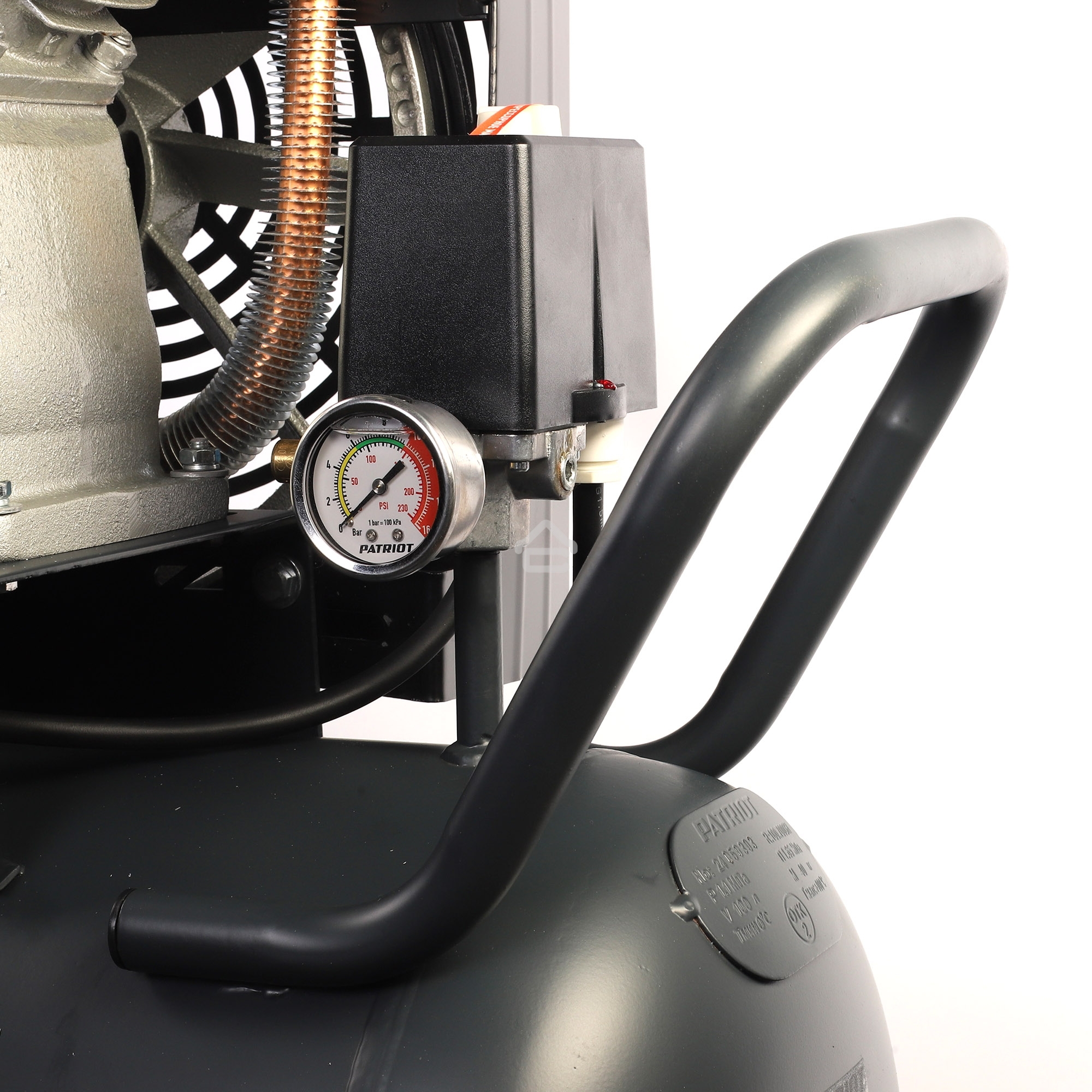 Компрессор Patriot KRX 700 L100 D, поршневой, ременной, масляный, 700 л/мин, 100 л, 10 бар, 4 кВт, 400 В