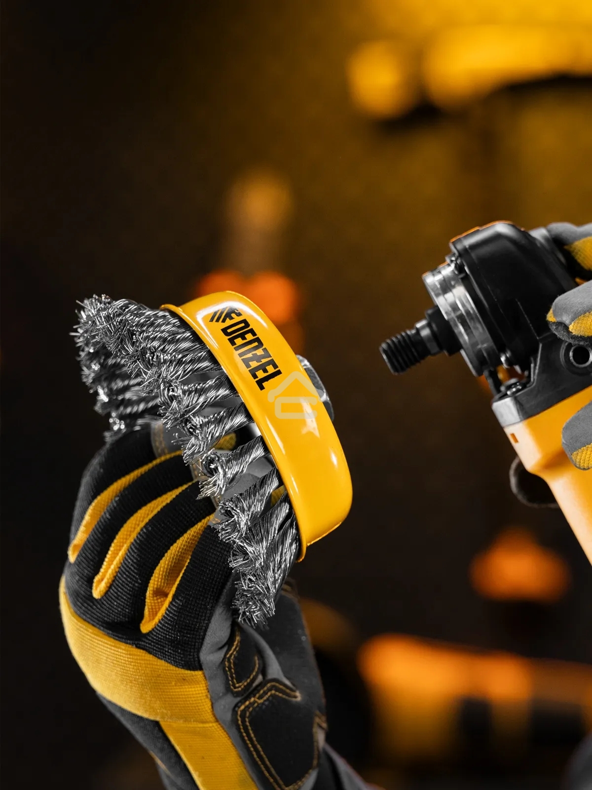 Щетка для УШМ Denzel 125 мм, Чашка, крученая нержавеющая проволока 0,5 мм, М14 746273