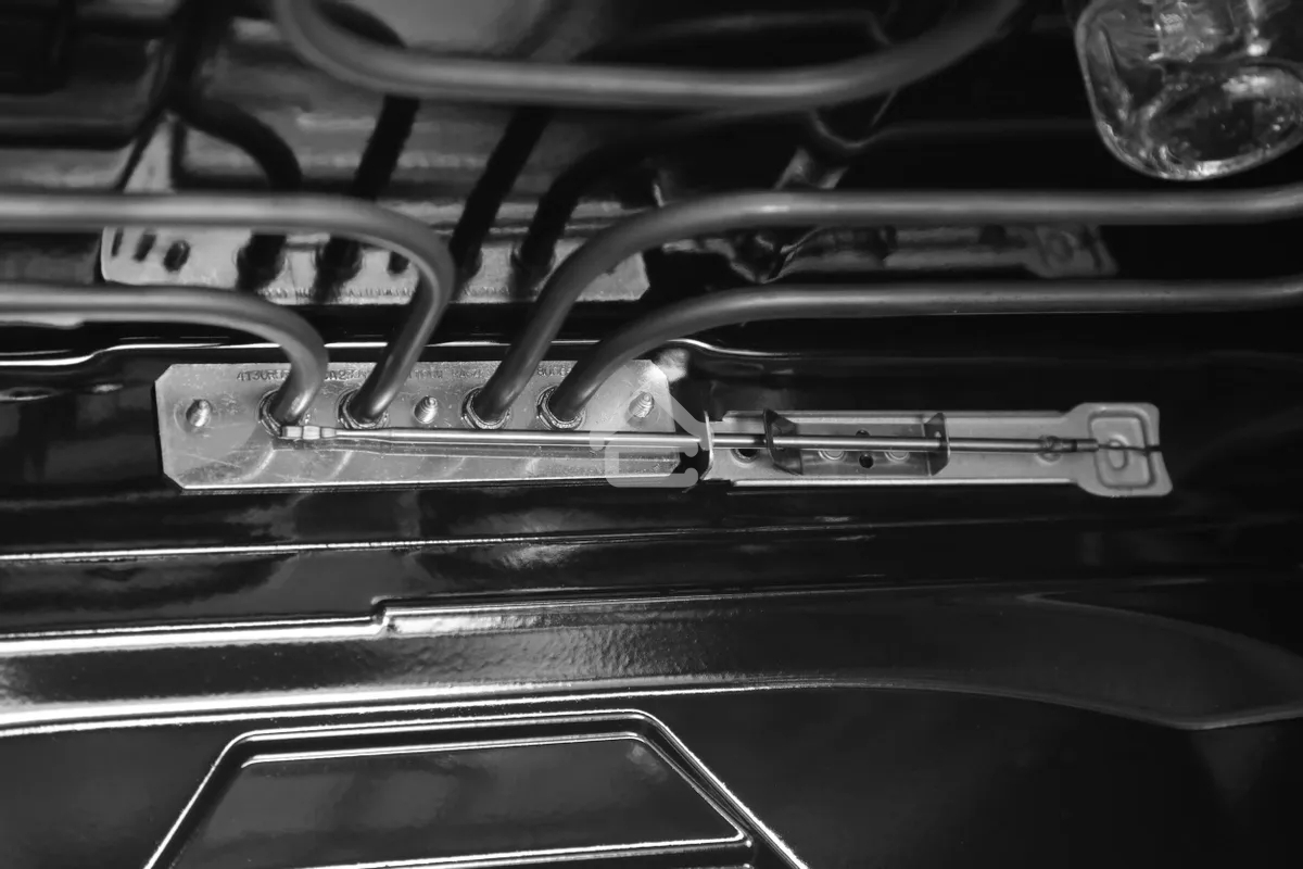 Духовой шкаф электрический Indesit IFE 2420 BL черный