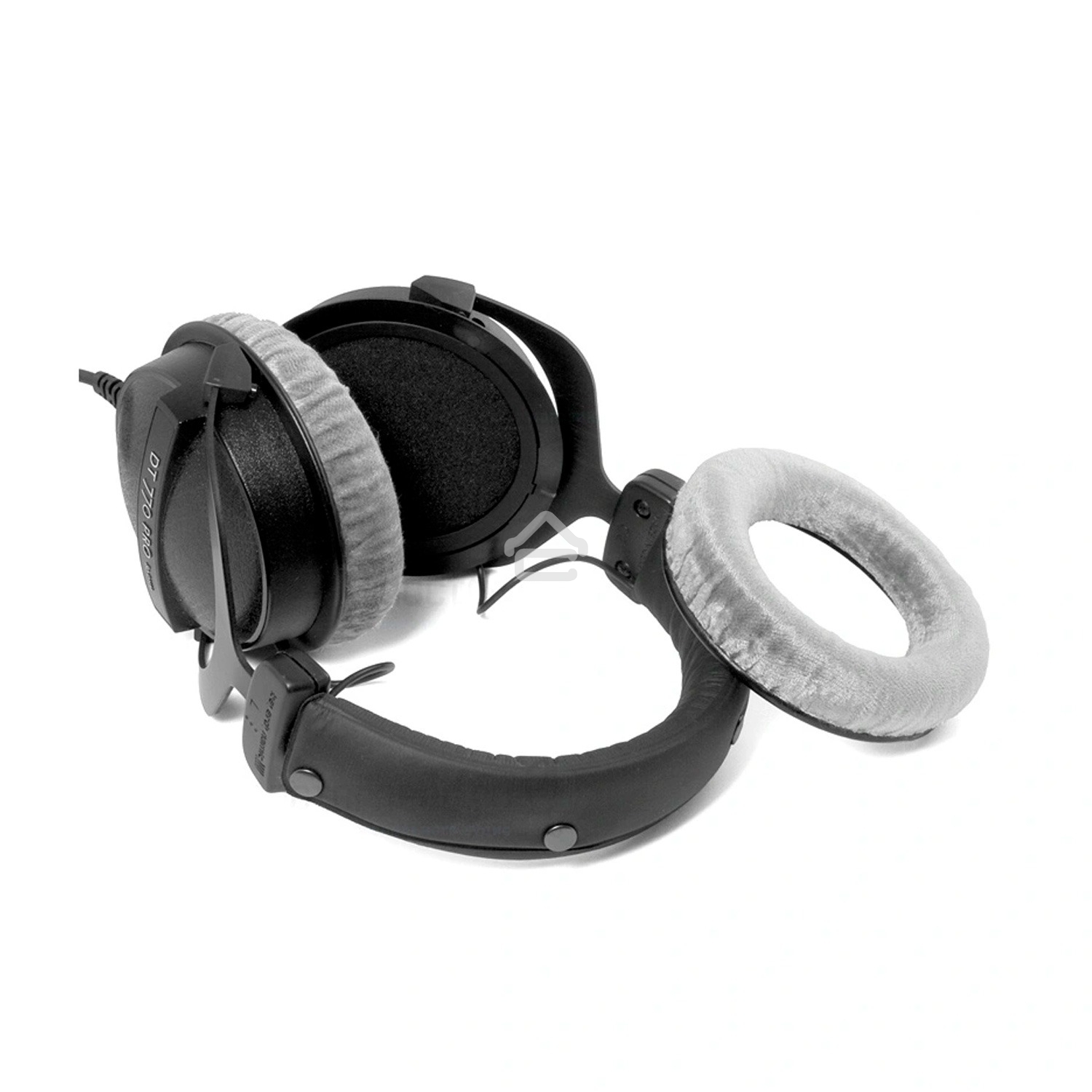 Наушники Beyerdynamic DT 770 PRO 250 OHMS черный