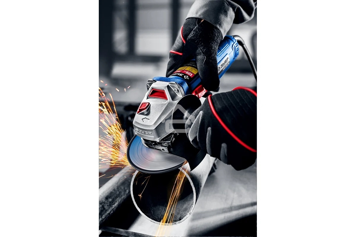 Угловая шлифовальная машина Зубр Профессионал одноруч. хват, пылезащита, 125 мм, 11000 об/мин, 750 Вт УШМ-П125-750