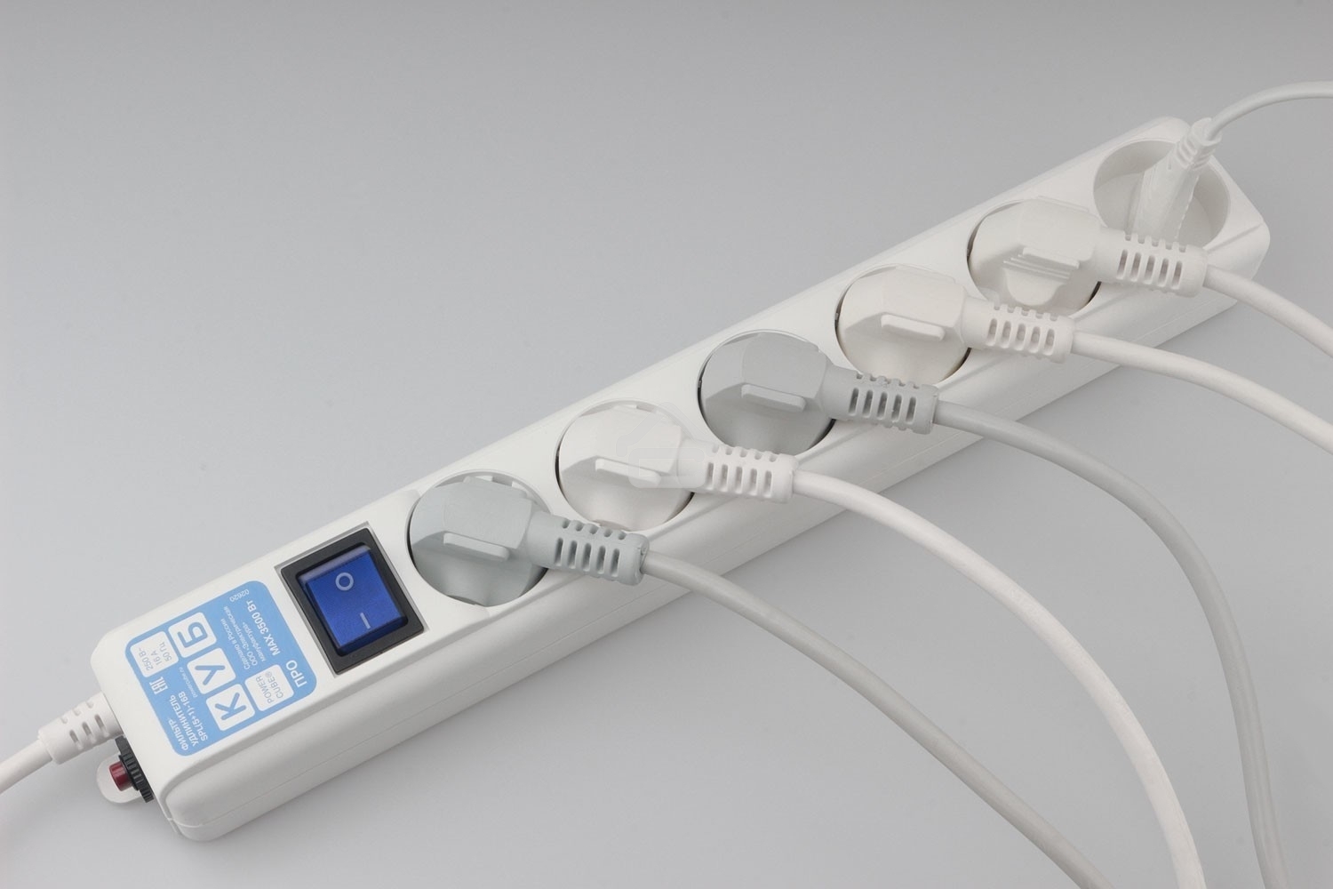 Фильтр-удлинитель PC PRO, 3 м, 6 р, белый, 16А, SPL6-16-P-3M