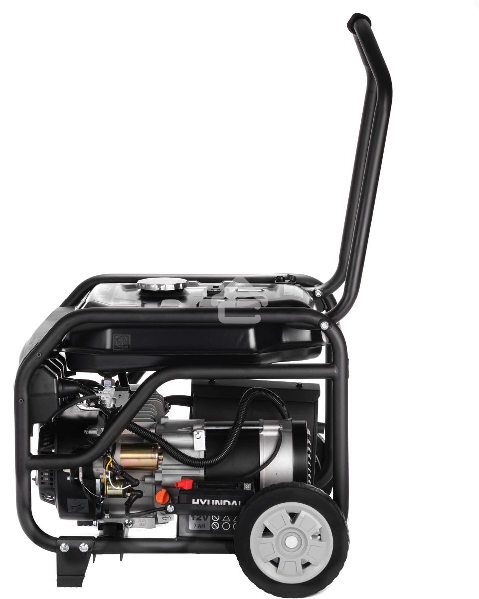 Электрогенератор бензиновый Hyundai HHY 3050FE, 3.2 кВт, 69 дБ, 51.5 кг