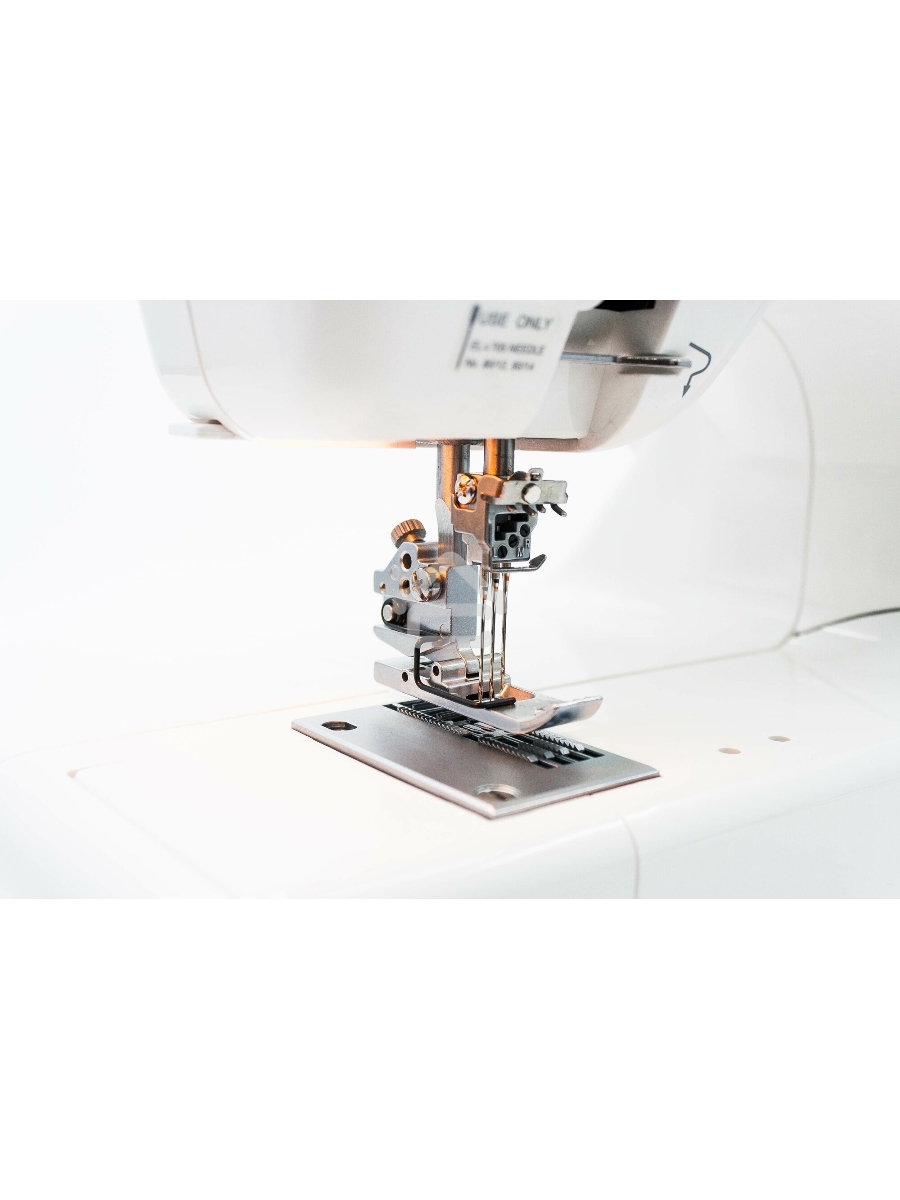 Распошивальная машина Janome CoverPro 7, белый