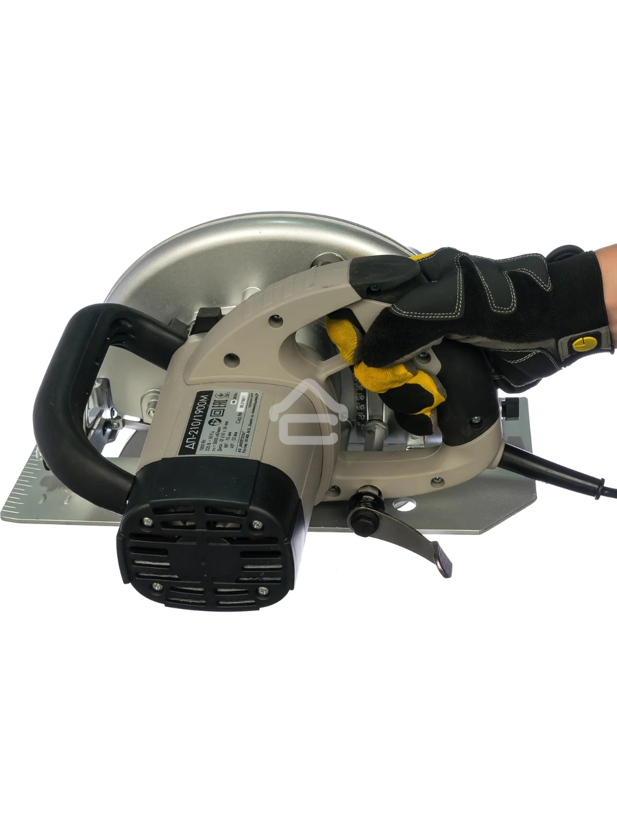 Дисковая пила Интерскол ДП-210/1900 М 98.1.1.20