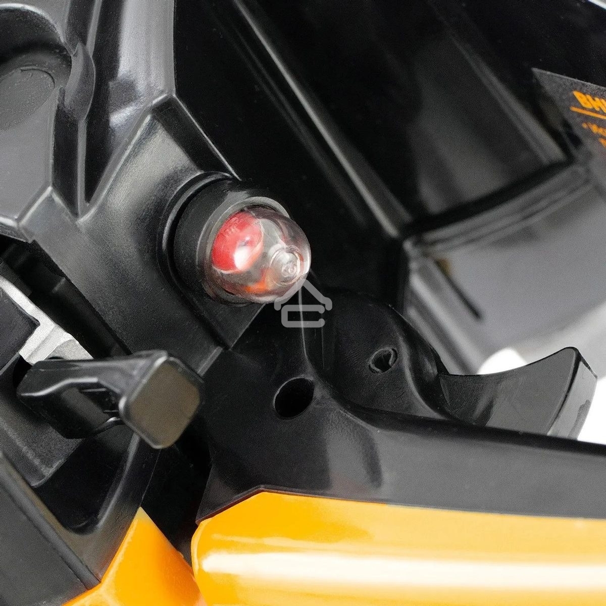 Пила цепная бензиновая Denzel DGS-5218, шина 45 см, 52см3, 3,5 л.с., шаг 0,325, паз 1,5 мм,