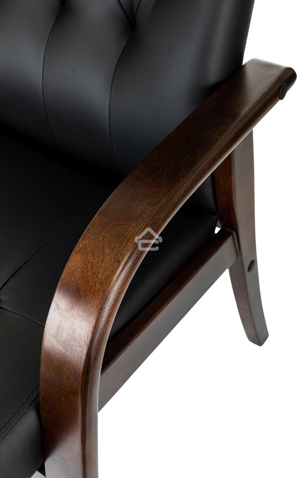 Кресло офисное Бюрократ T-9928WALNUT-CF черный, кожа, на ножках, дерево