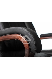 Кресло руководителя Бюрократ T-9925WALNUT/BLACK черный, кожа, крестовина дерево