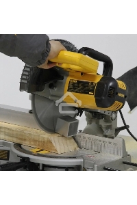 Торцовочная пила DeWalt DW714 1650Вт,4600 об/мин,254x30 мм,рез 89 мм