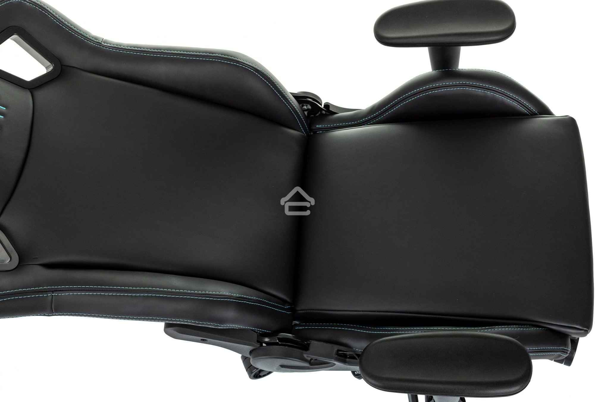 Кресло игровое Knight Outrid Smile черный эко.кожа крестов. пластик