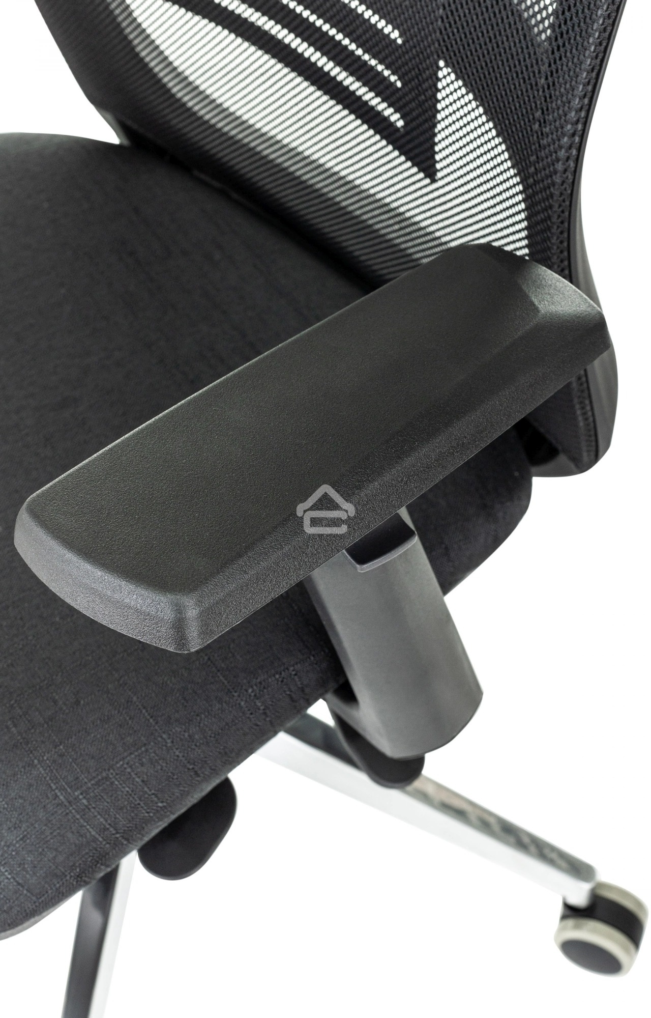 Кресло руководителя Бюрократ MC-915 черный TW-01 38-418 сетка/ткань, крестовина алюминий