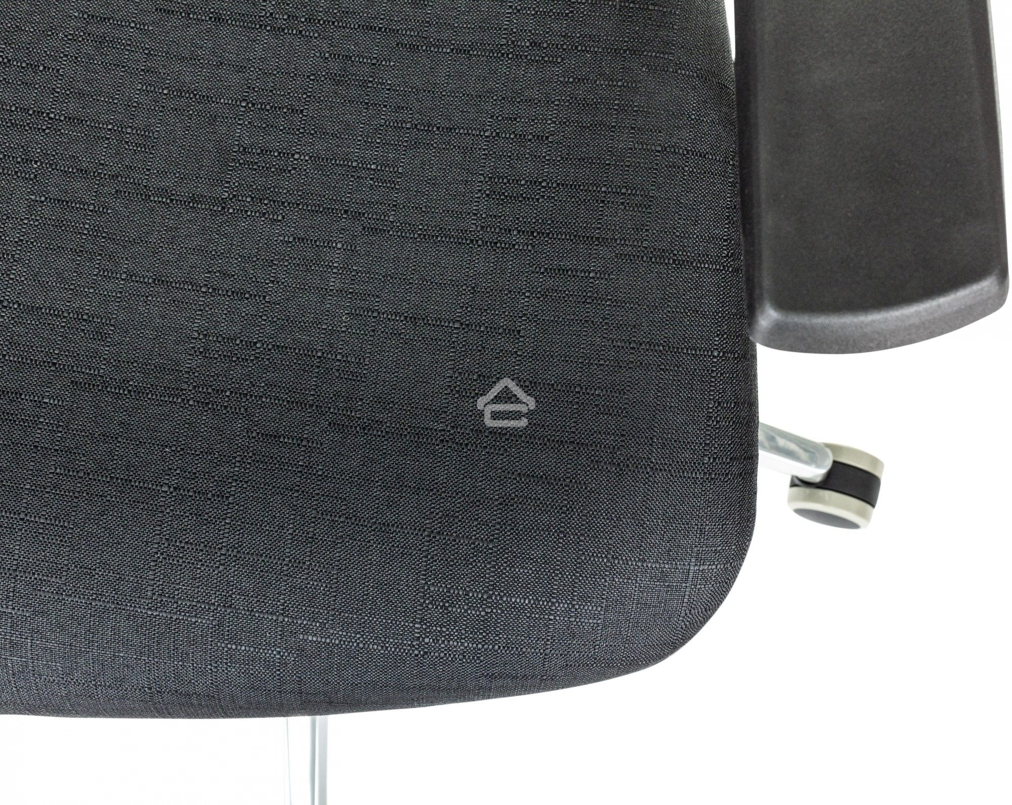 Кресло руководителя Бюрократ MC-915 черный TW-01 38-418 сетка/ткань, крестовина алюминий