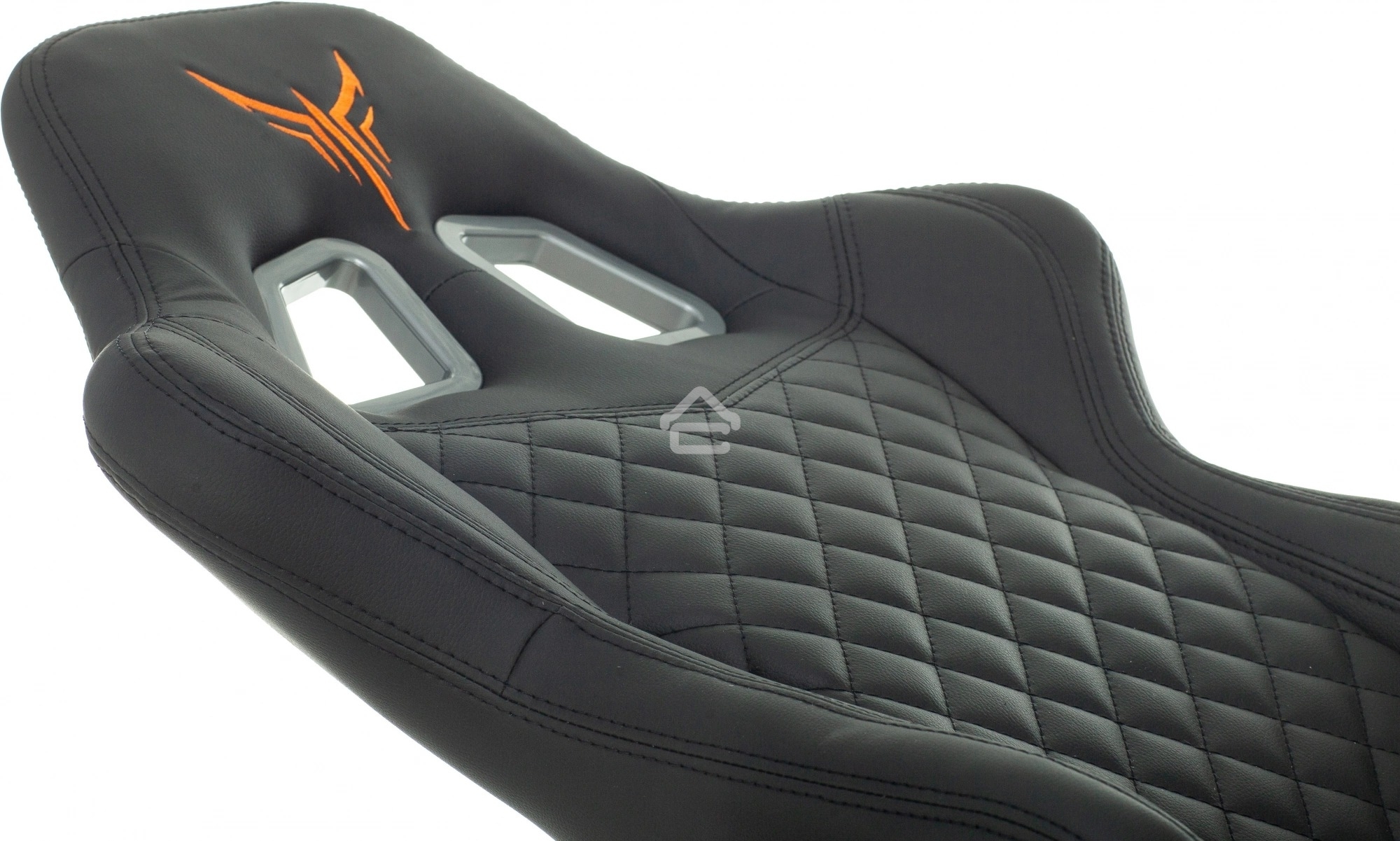 Кресло игровое Knight ARMOR черный, ромбик, эко.кожа, с подголовником, крестовина металл