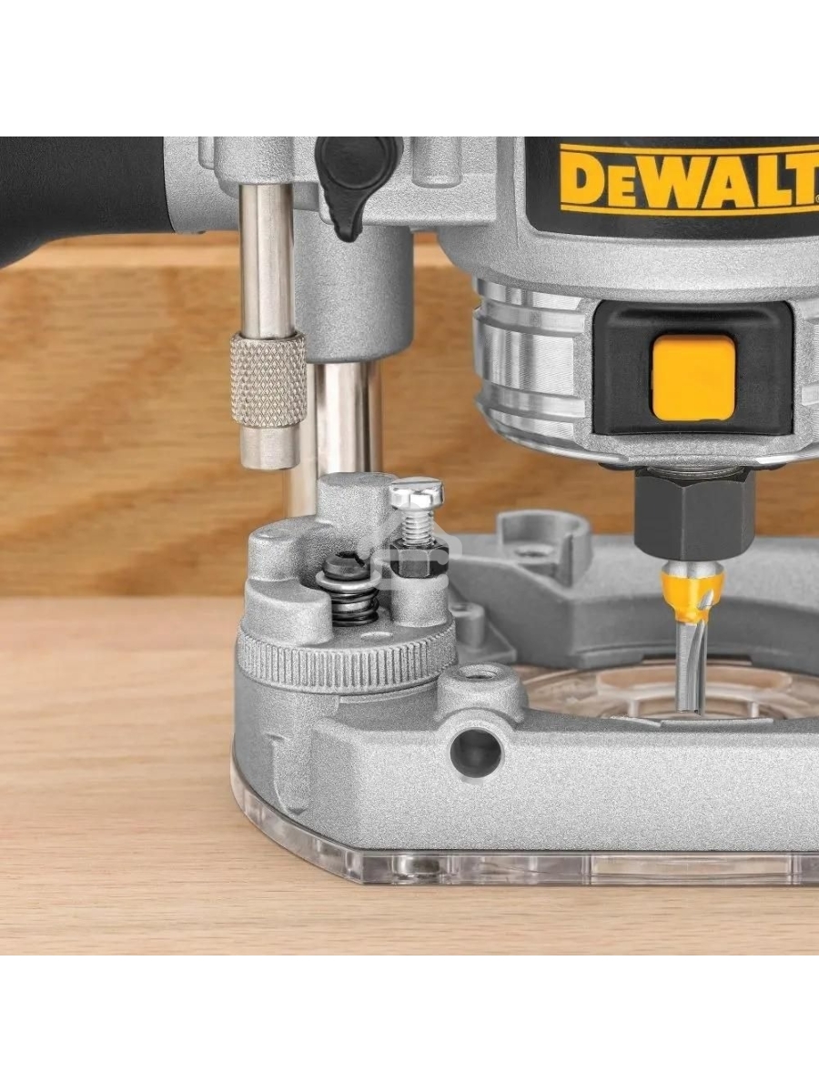 Фрезер DeWalt D26203. 900 Вт,16000-27000 об/мин,ход-55 мм