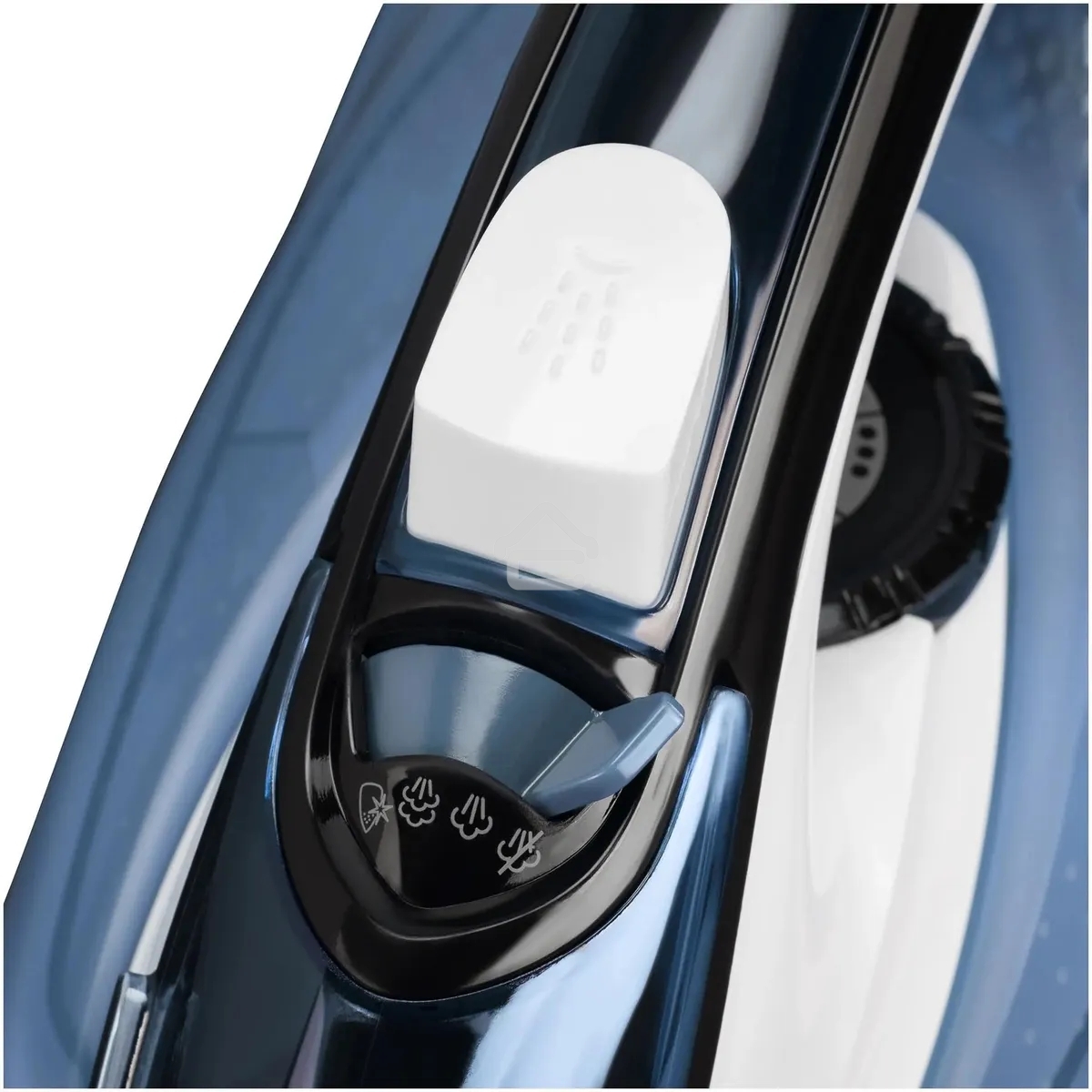 Утюг Starwind SIR2430 2400 Вт голубой/белый