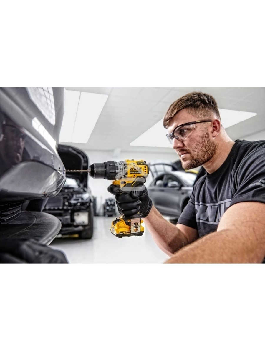 Дрель-шуруповерт DeWalt DCD706D2, Аккумуляторная, 18В, 2 АКБ, Кейс