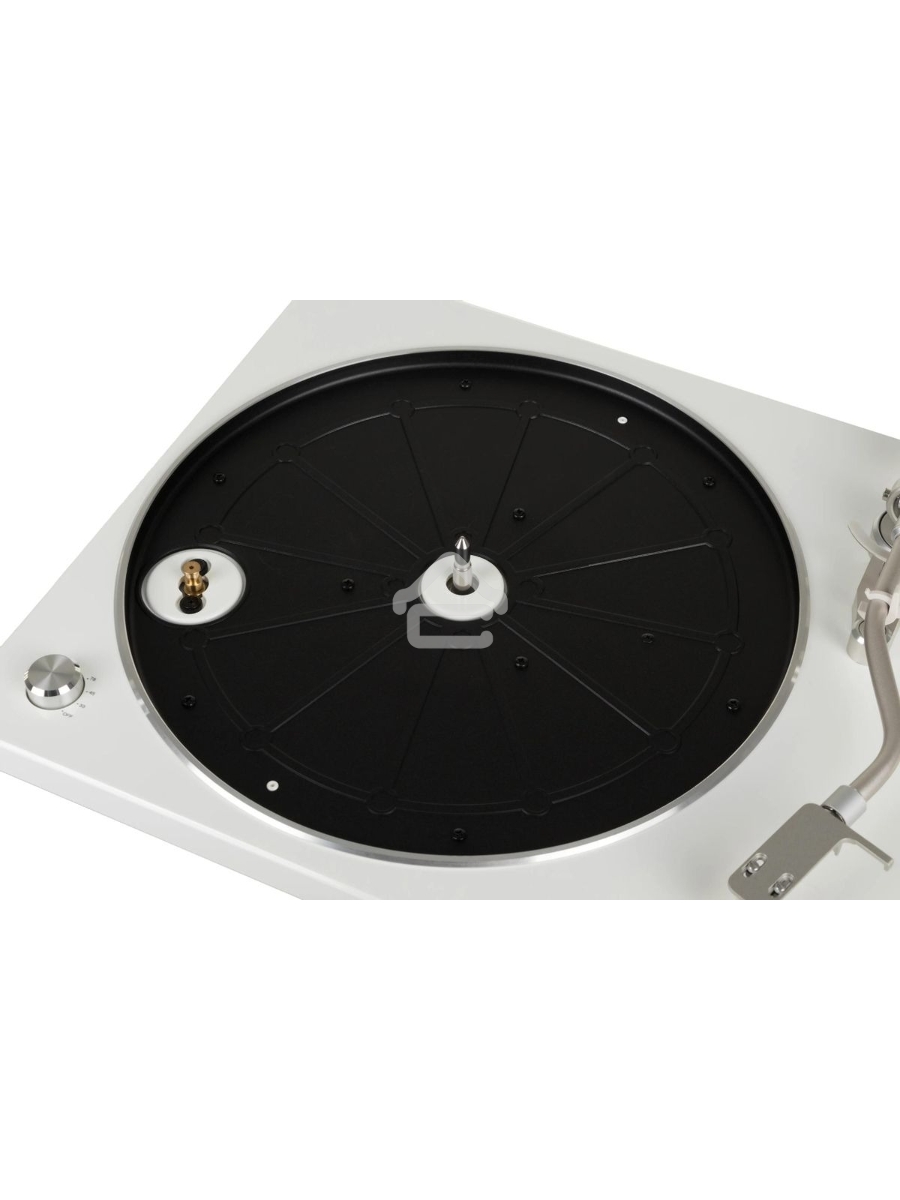 Проигрыватель винила Denon DP-400F, частично автоматический, белый
