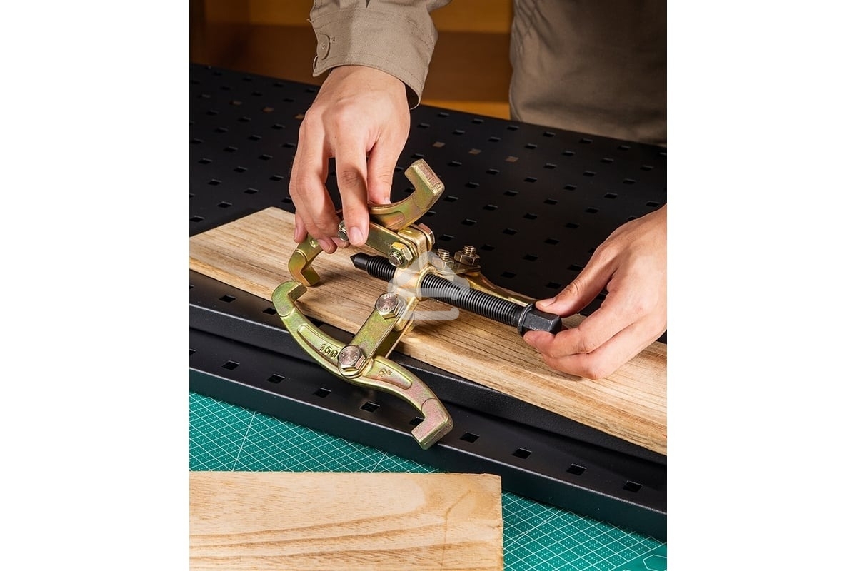 Съемник подшипников трехзахватный Deli DL-S6 150мм(рабочий ход болта), внешний диаметр 20-100мм, внутренний диаметр 45-135мм, сталь 45#