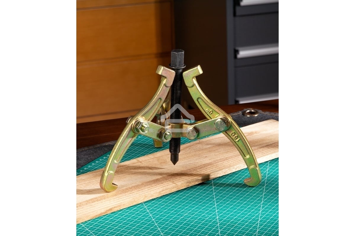 Съемник подшипников трехзахватный Deli DL-S6 150мм(рабочий ход болта), внешний диаметр 20-100мм, внутренний диаметр 45-135мм, сталь 45#