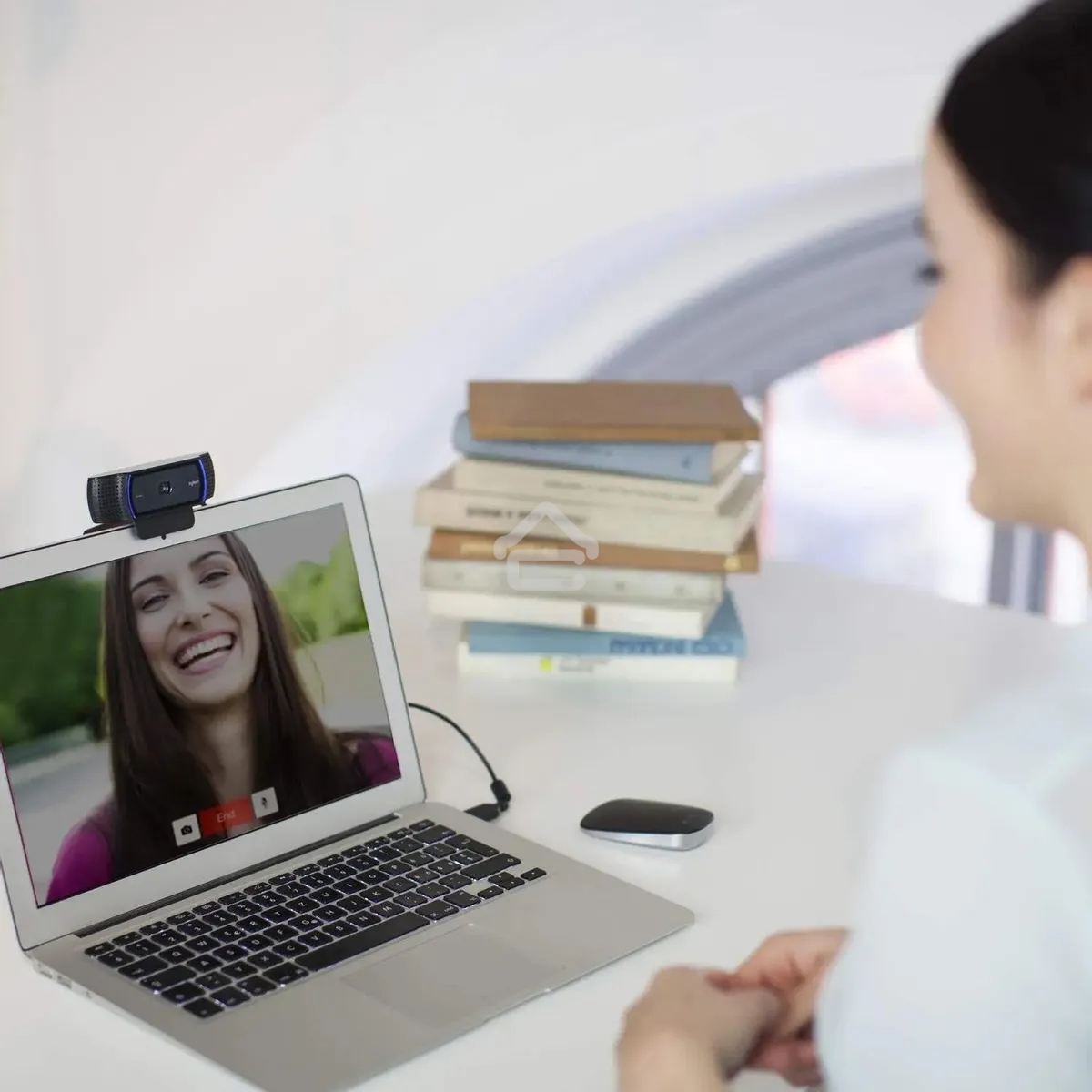 Веб-камера Logitech C920 HD Pro Webcam (Full HD 1080p/30fps, автофокус, угол обзора 78°, стереомикрофон, кабель 1.5м) (арт. 960-000998, M/N: VU0062)