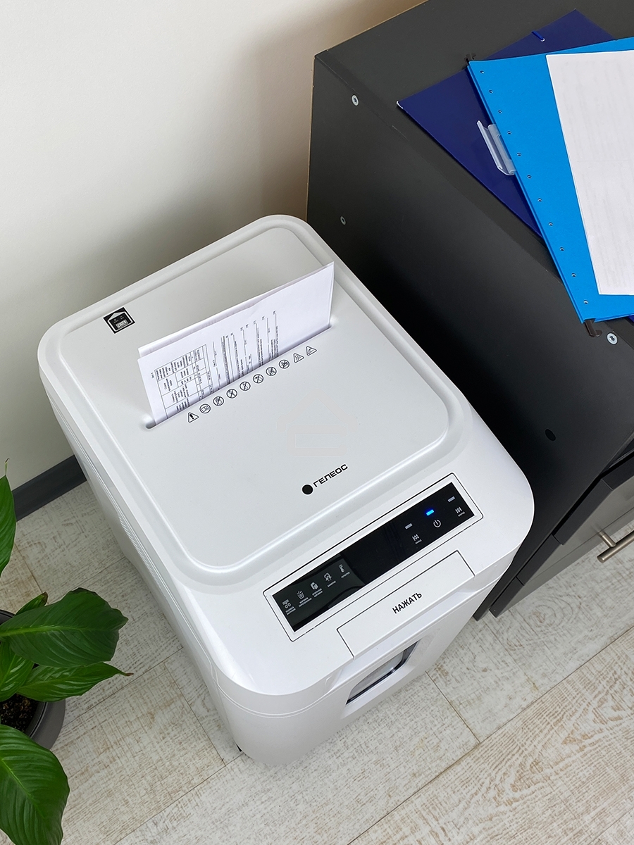 Шредер Heleos АП37-5 белый/белый с автоподачей (секр.P-5) фрагменты 220лист. 37лтр. скрепки скобы пл.карты