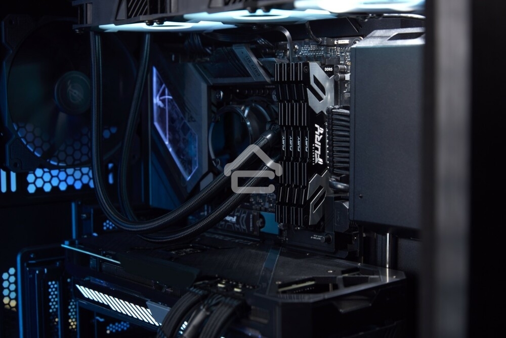 Оперативная память Kingston Fury Renegade, DDR5, 48Gb (1x48GB), 6000MHz, CL32, DIMM, с радиатором, серебристый