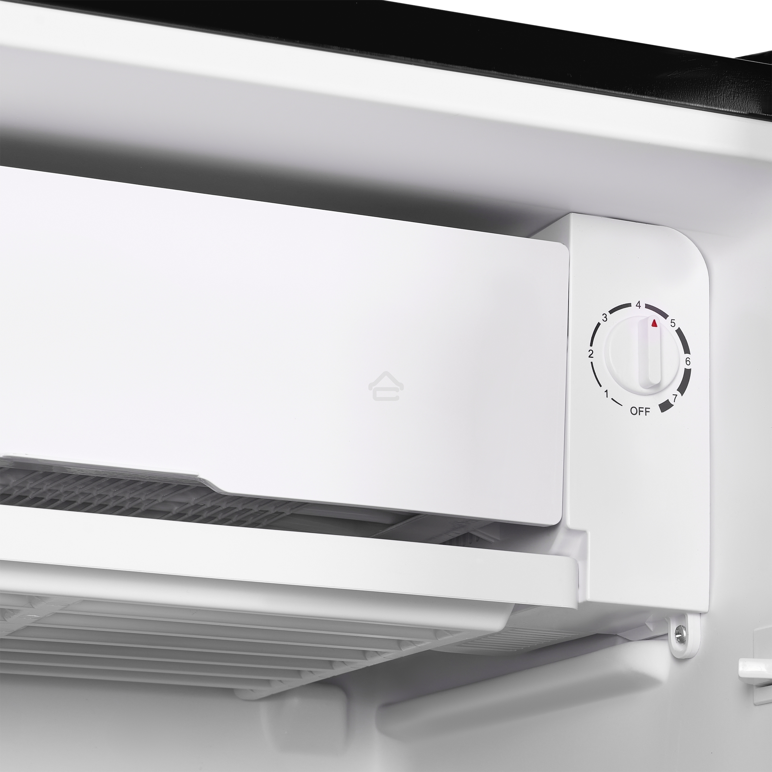 Холодильник Maunfeld MFF83RB черный однокамерный 85л