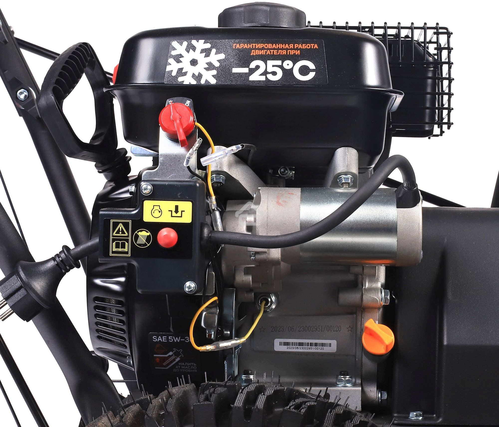 Снегоуборщик PATRIOT PS 707 E, Двигатель 7л.с до -25 °С; 212 сс; Стартер ручной/220V; LED-фара, Панель c увеличенным диапазоном скоростей 6 вперед/2 назад; Ширина ковша 610мм +100(26