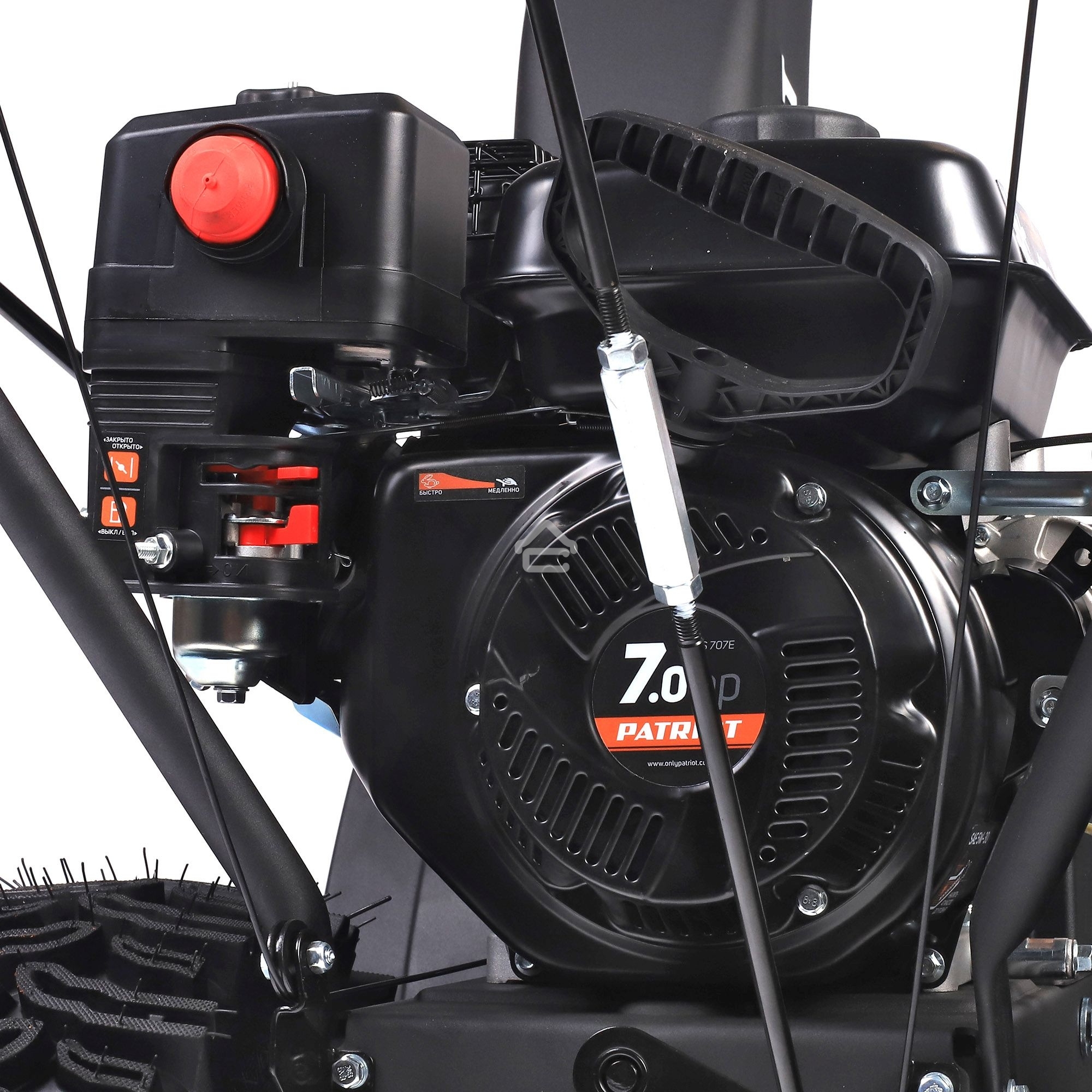Снегоуборщик PATRIOT PS 707 E, Двигатель 7л.с до -25 °С; 212 сс; Стартер ручной/220V; LED-фара, Панель c увеличенным диапазоном скоростей 6 вперед/2 назад; Ширина ковша 610мм +100(26