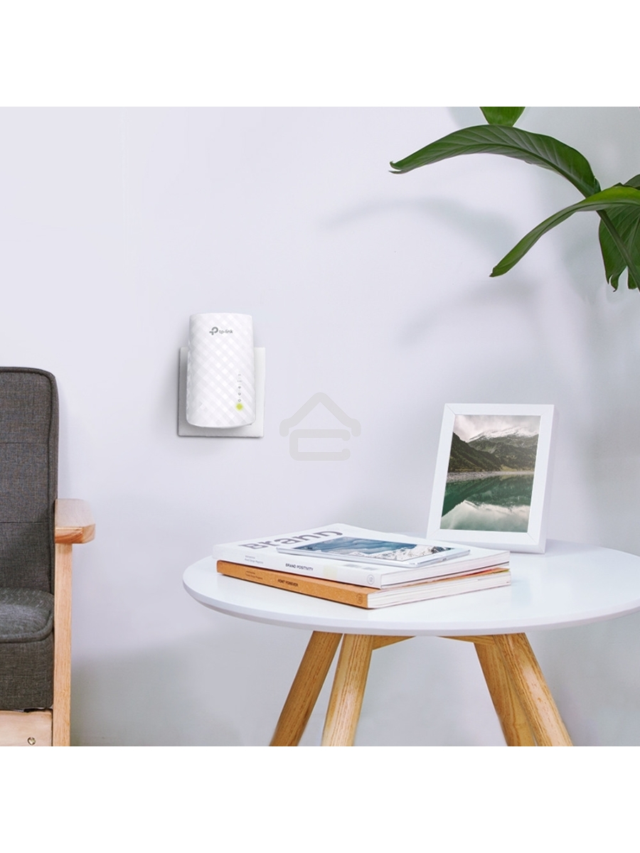 Повторитель беспроводного сигнала TP-Link SOHO RE200 10/100BASE-TX/Wi-Fi белый поставляется без кабеля RJ-45