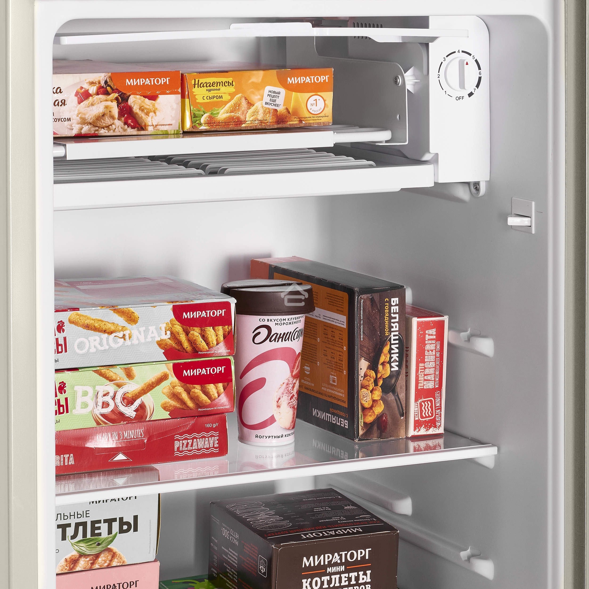 Холодильник Maunfeld MFF83RBG бежевый однокамерный 85л