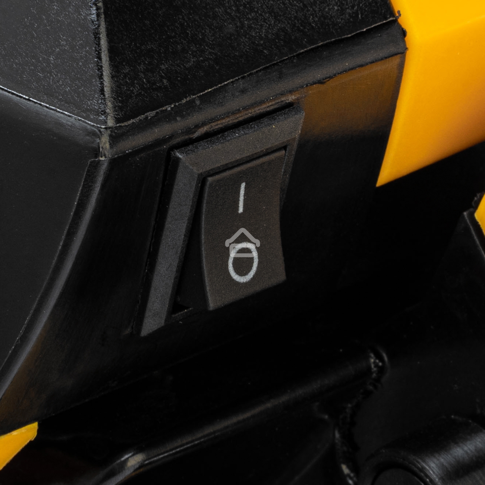 Пила цепная бензиновая Denzel DGS-4516 шина 40 см, 45 см 3, 3,0 л.с., шаг 3/8, паз 1,3 мм, 57 зв