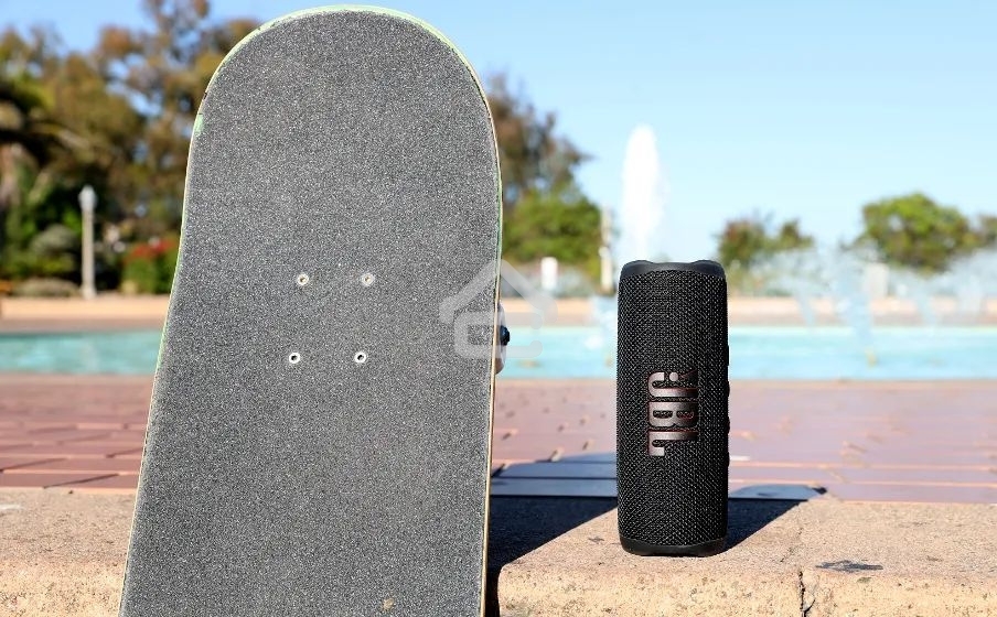 Портативная акустика JBL Flip 6, черный