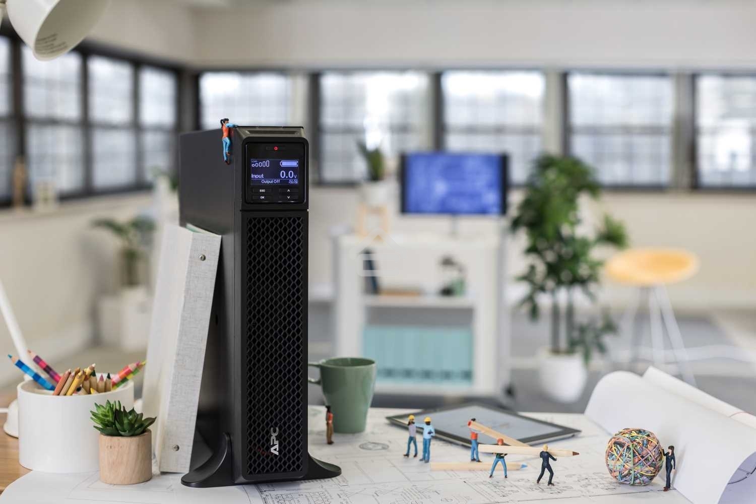 Источник бесперебойного питания APC Smart-UPS SRT SRT2200XLI 1980Вт 2200ВА черный