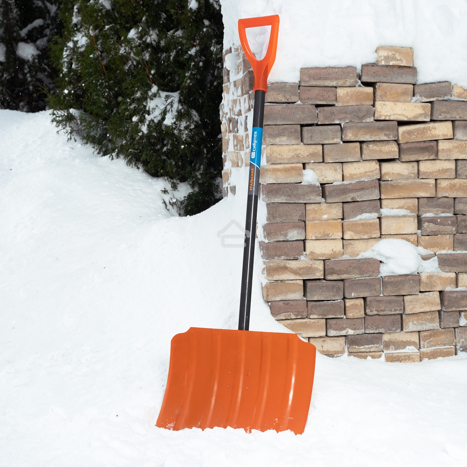 Лопата для уборки снега Сибртех стальная, 470х335х1335 мм, стальной черенок,