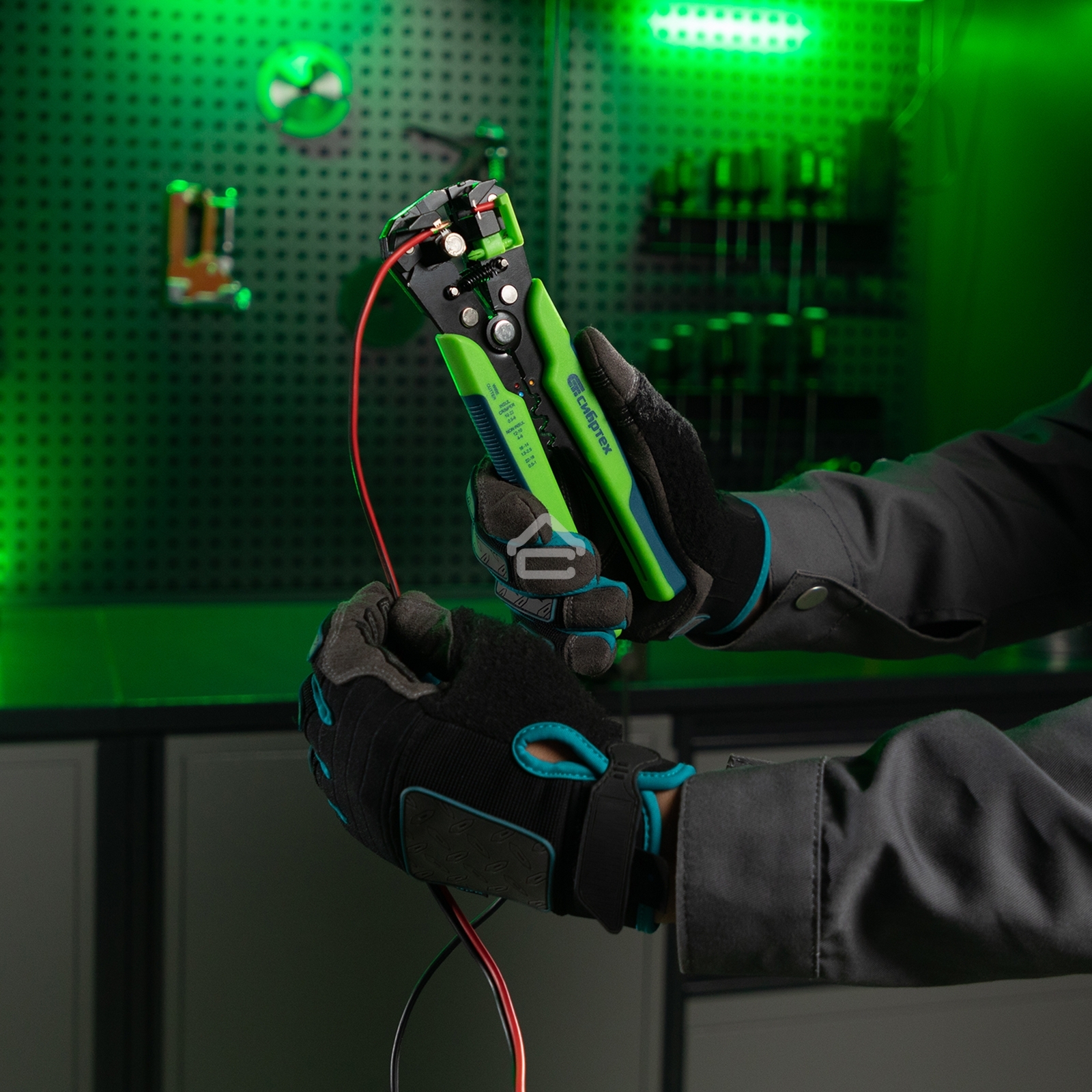 Щипцы для зачистки электропроводов Сибртех функция обрезания проводов