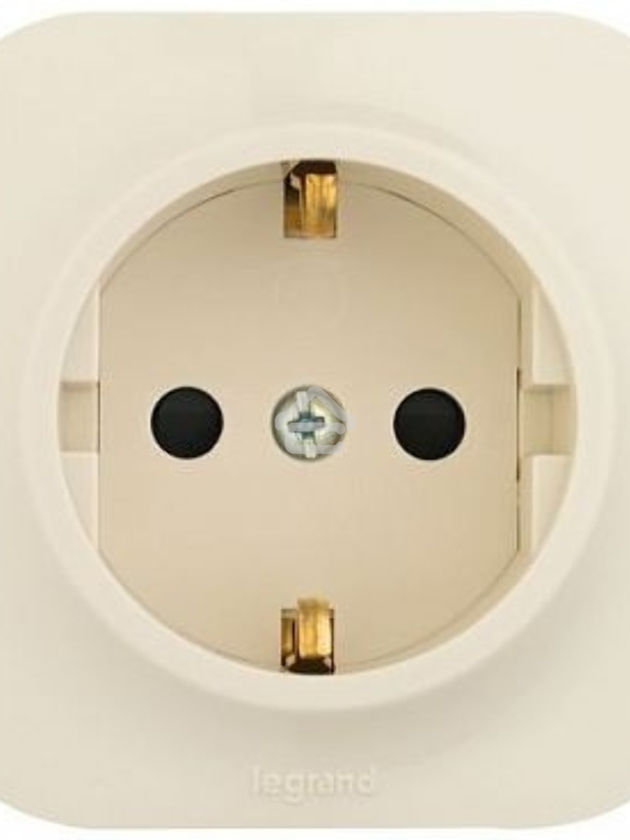 Розетка с заземлением с защитными шторками Legrand 782250 (Слоновая кость)